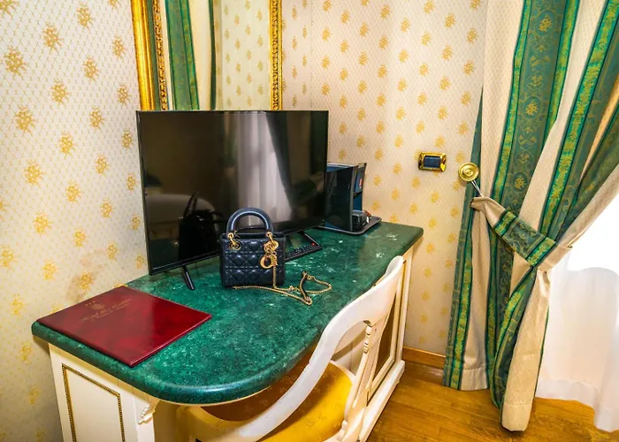 La Lumiere Di Piazza Di Spagna Otel 3*